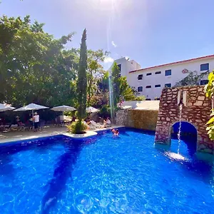 Hotel Labna' Suites