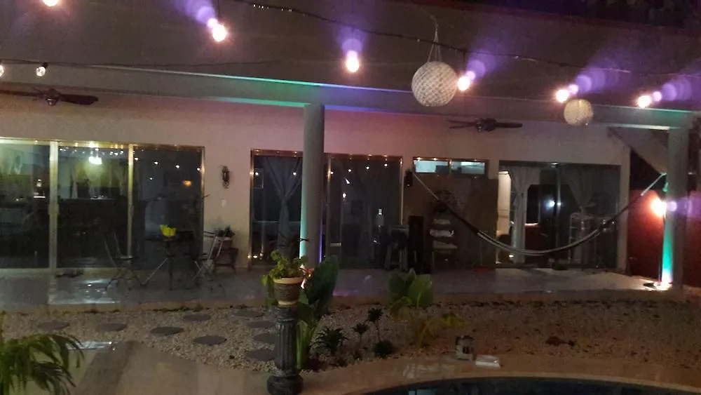 Villa Oasis Cancun Airport 2*,  Messico